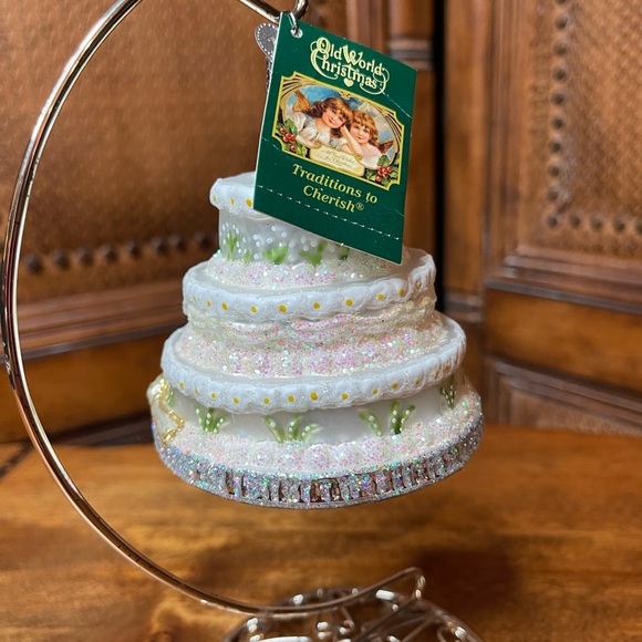 Old World Christmas Wedding Cake Ornament - Picture 2 of 4